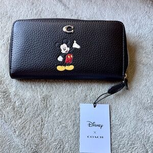 Disney X Coach Essential Accordion Zip Wallet With Mickey Mouse CQ783 Sv/Black